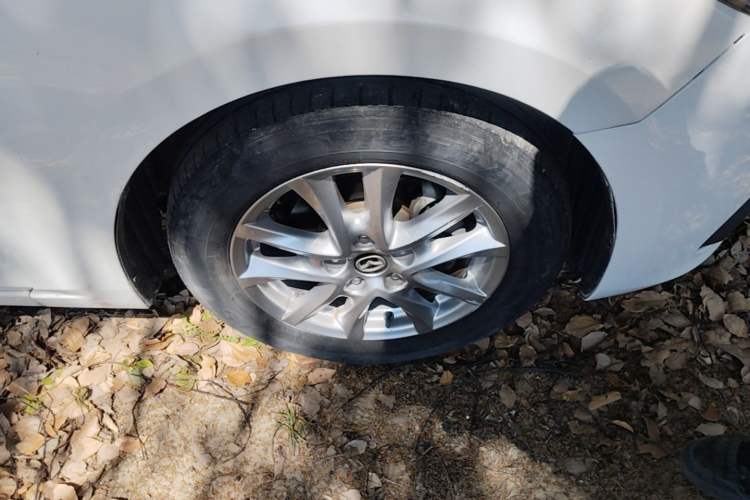 Used Mazda 3 Axela 2014 Sedan 1.5L Automatic Comfort Model Right Front Wheel Hub