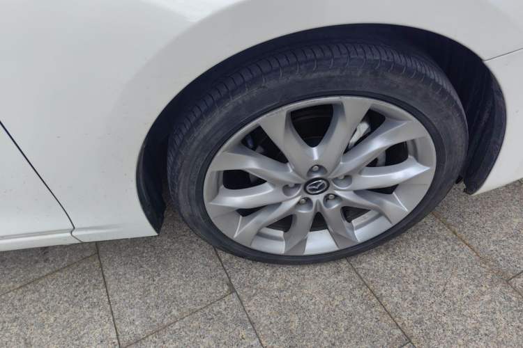 Used Mazda 3 Axela 2014 Sedan 2.0L Automatic Sport Model Right Front Wheel Hub