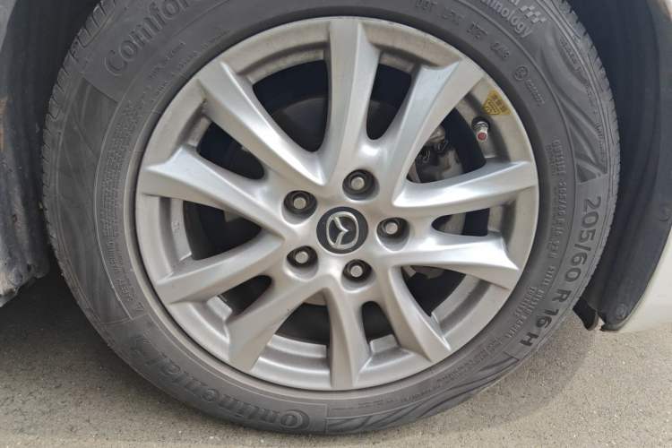 Used Mazda 3 Axela 2014 Sedan 1.5L Manual Comfort Model Right Front Wheel Hub