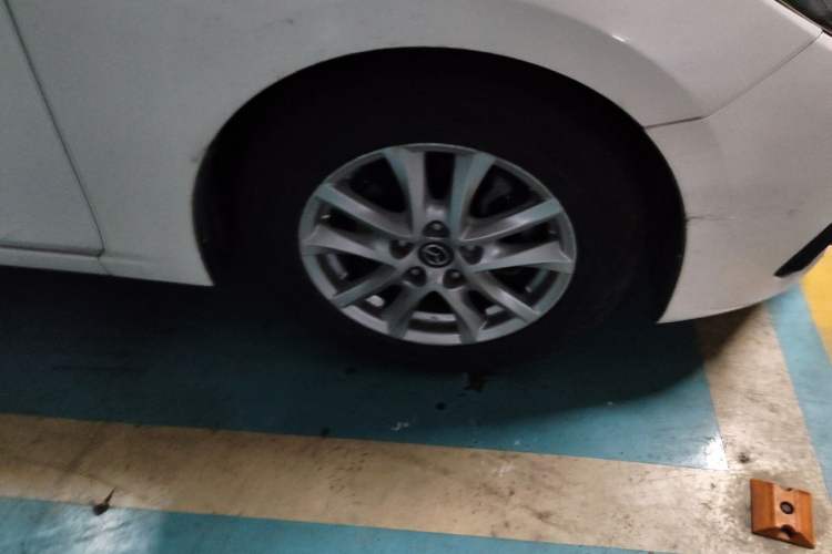 Used Mazda 3 Axela 2014 Sedan 1.5L Automatic Luxury Model Right Front Wheel Hub