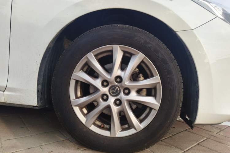 Used Mazda 3 Axela 2014 Hatchback 1.5L Manual Comfort Model Right Front Wheel Hub