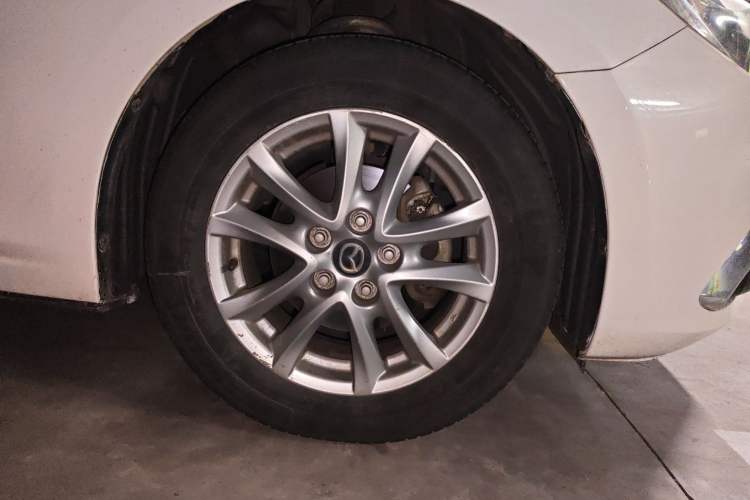 Used Mazda 3 Axela 2014 Sedan 1.5L Automatic Luxury Model Right Front Wheel Hub
