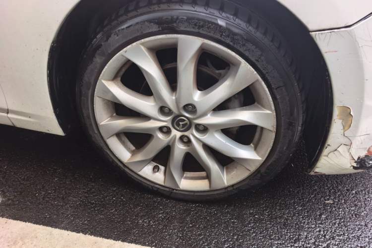 Used Mazda 3 Axela 2014 Sedan 2.0L Automatic Flagship Model Right Front Wheel Hub