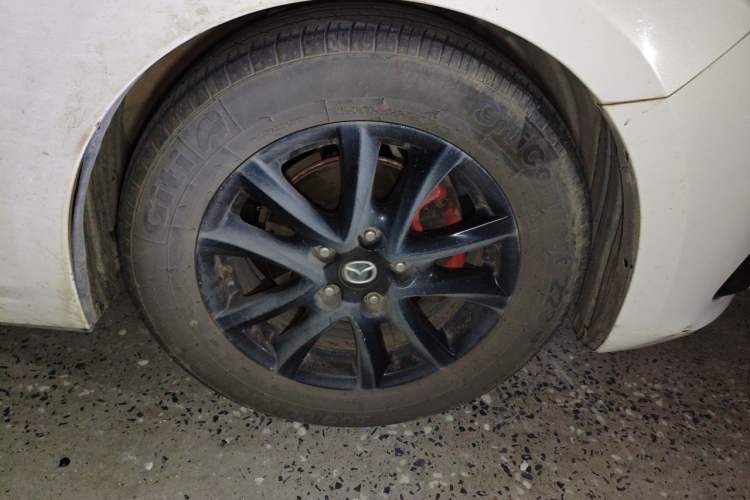 Used Mazda 3 Axela 2014 Sedan 1.5L Manual Comfort Model Right Front Wheel Hub