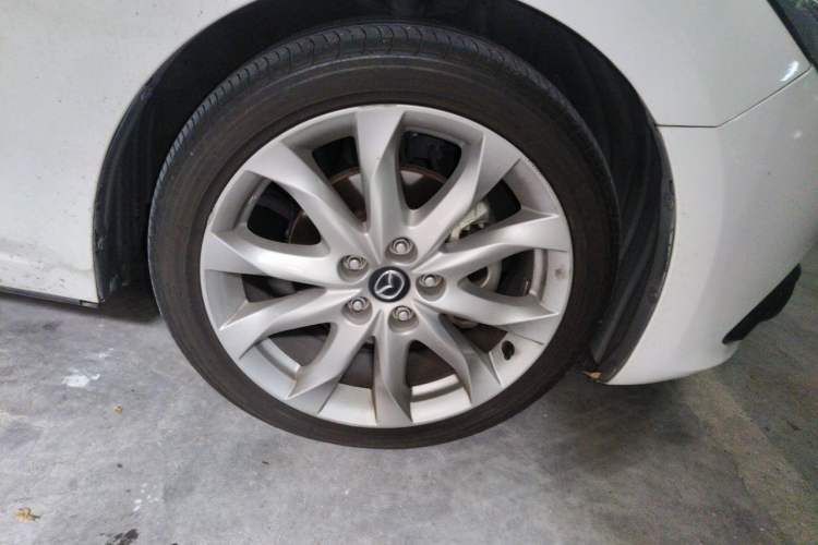 Used Mazda 3 Axela 2014 Hatchback 2.0L Automatic Flagship Model Right Front Wheel Hub