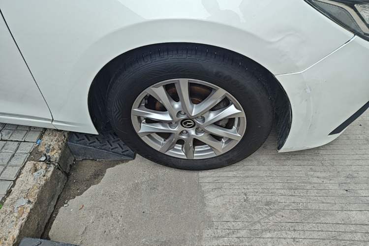 Used Mazda 3 Axela 2014 Sedan 1.5L Automatic Comfort Model Right Front Wheel Hub