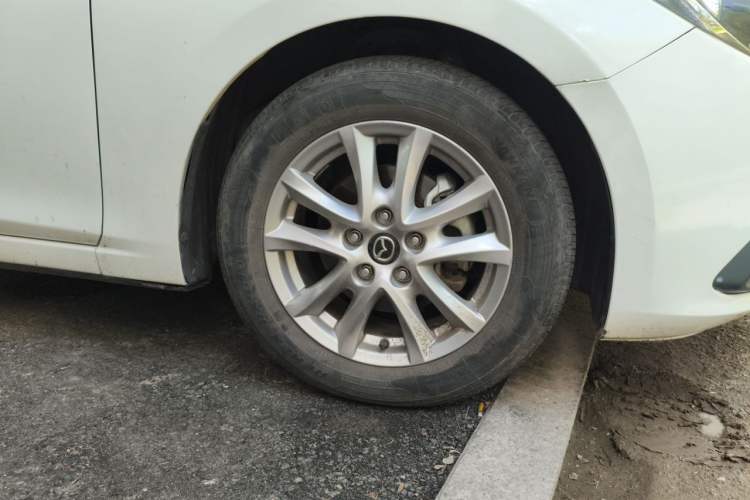 Used Mazda 3 Axela 2014 Sedan 1.5L Automatic Luxury Model Right Front Wheel Hub