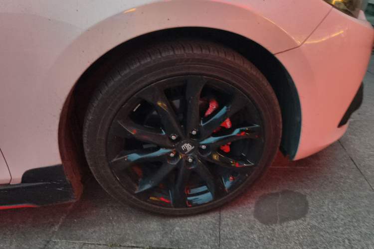 Used Mazda 3 Axela 2014 Sedan 2.0L Automatic Sport Model Right Front Wheel Hub