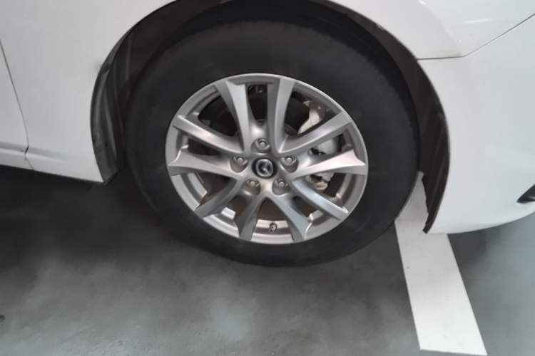 Used Mazda 3 Axela 2014 Sedan 1.5L Automatic Luxury Model Right Front Wheel Hub