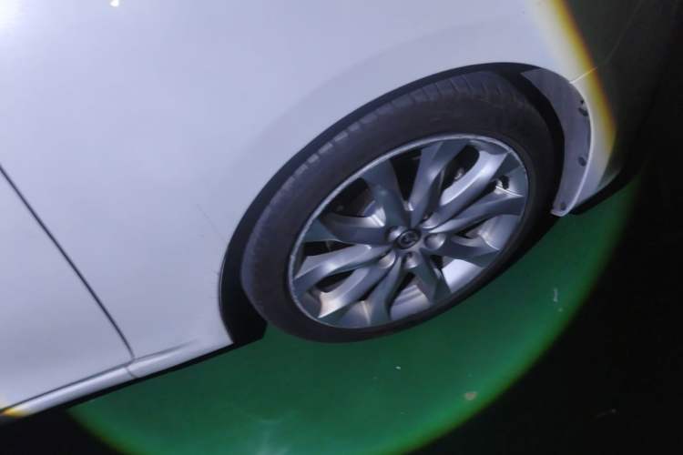 Used Mazda 3 Axela 2014 Sedan 2.0L Automatic Sport Model Right Front Wheel Hub
