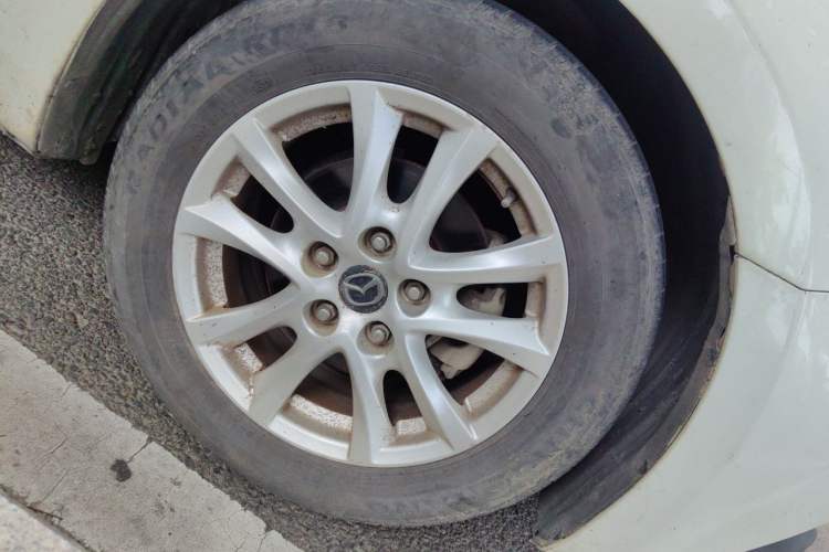 Used Mazda 3 Axela 2014 Sedan 1.5L Automatic Luxury Model Right Front Wheel Hub