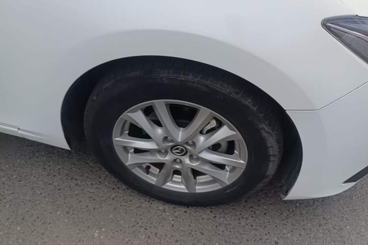 Used Mazda 3 Axela 2014 Sedan 1.5L Manual Comfort Model Right Front Wheel Hub