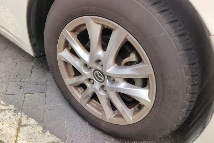 Used Mazda 3 Axela 2014 Sedan 1.5L Automatic Luxury Model Right Front Wheel Hub