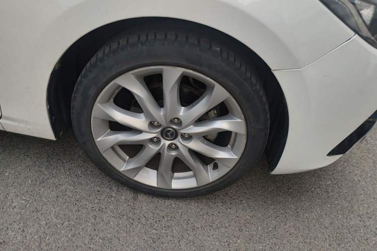 Used Mazda 3 Axela 2014 Sedan 2.0L Automatic Sport Model Right Front Wheel Hub