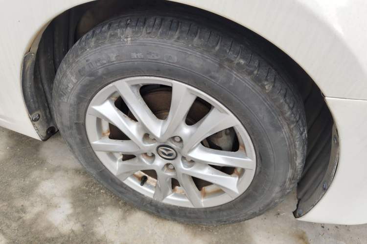 Used Mazda 3 Axela 2014 Sedan 1.5L Automatic Comfort Model Right Front Wheel Hub