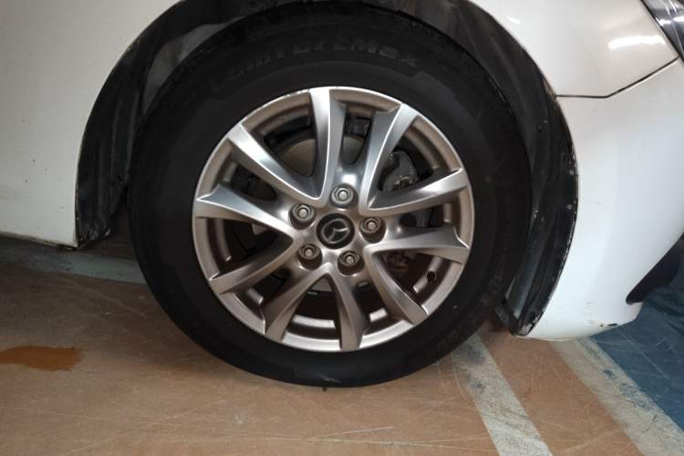 Used Mazda 3 Axela 2014 Sedan 1.5L Automatic Luxury Model Right Front Wheel Hub