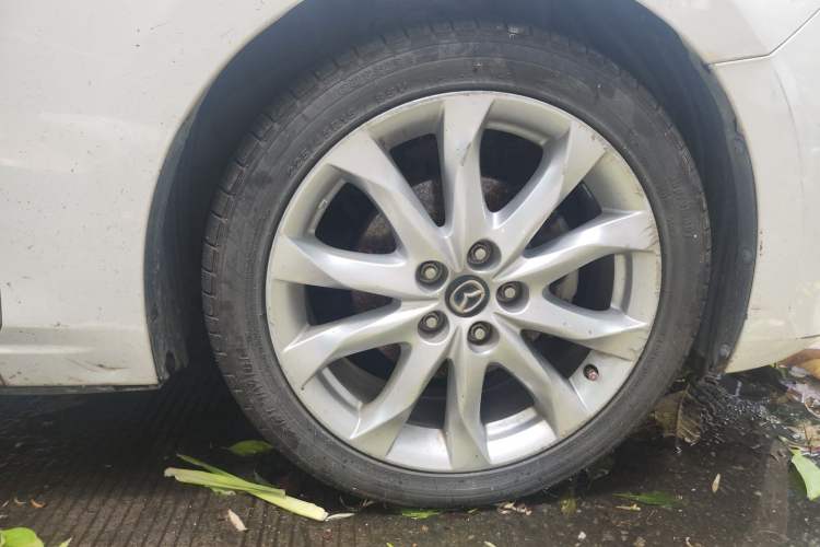Used Mazda 3 Axela 2014 Sedan 2.0L Automatic Sport Model Right Front Wheel Hub