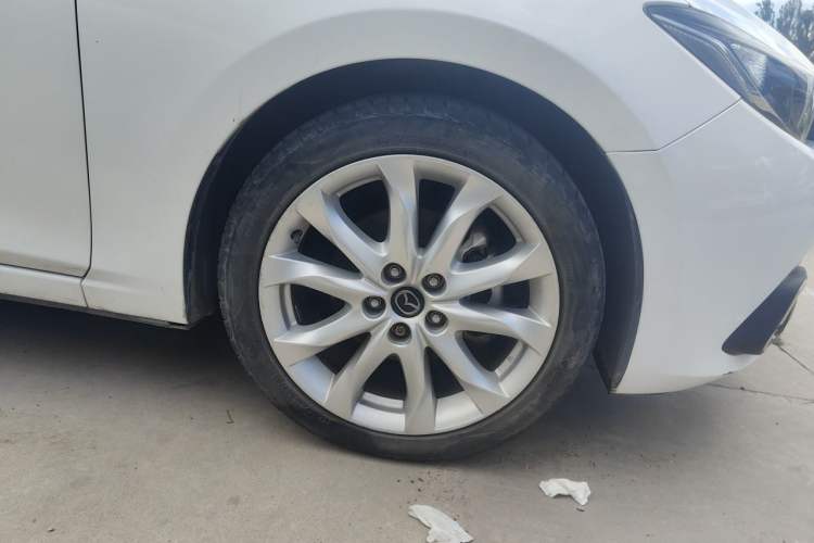 Used Mazda 3 Axela 2014 Sedan 2.0L Automatic Sport Model Right Front Wheel Hub