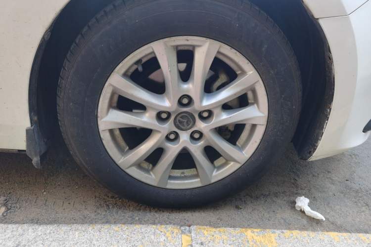 Used Mazda 3 Axela 2014 Hatchback 1.5L Manual Comfort Model Right Front Wheel Hub