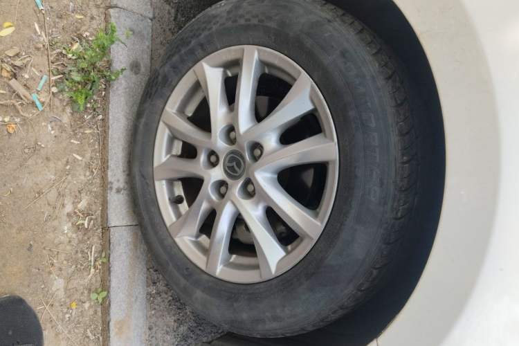 Used Mazda 3 Axela 2014 Sedan 1.5L Automatic Comfort Model Right Front Wheel Hub