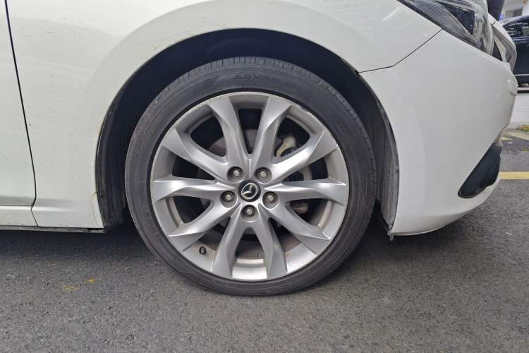 Used Mazda 3 Axela 2014 Hatchback 2.0L Automatic Flagship Model Right Front Wheel Hub