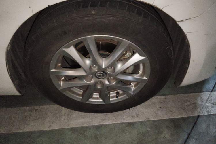 Used Mazda 3 Axela 2014 Sedan 1.5L Automatic Luxury Model Right Front Wheel Hub