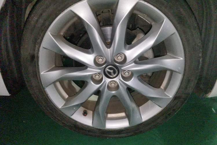 Used Mazda 3 Axela 2014 Hatchback 2.0L Automatic Sport Model Right Front Wheel Hub