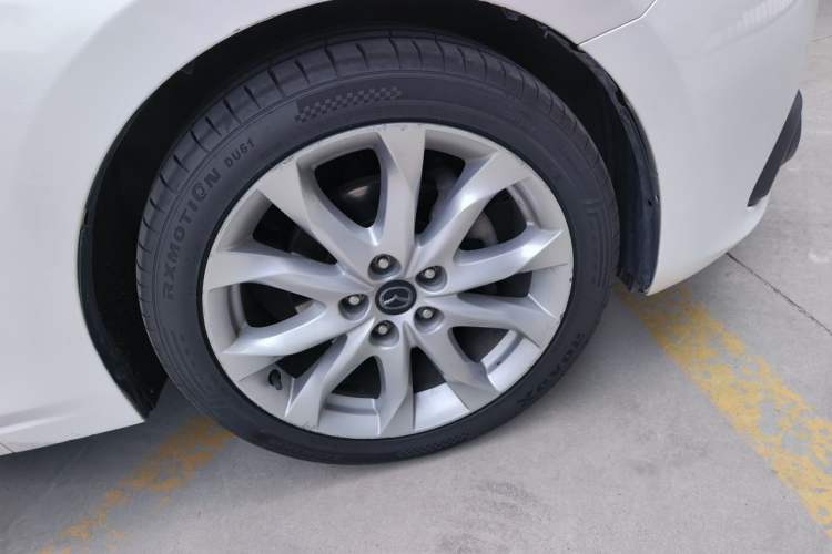 Used Mazda 3 Axela 2014 Sedan 2.0L Automatic Flagship Model Right Front Wheel Hub