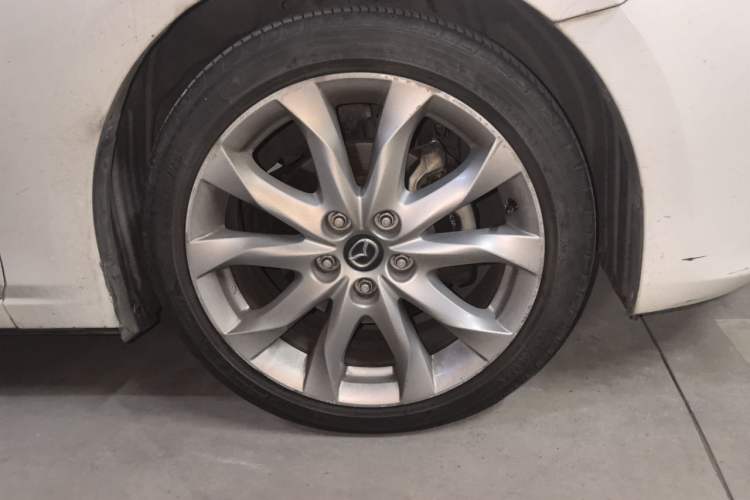 Used Mazda 3 Axela 2014 Sedan 2.0L Automatic Sport Model Right Front Wheel Hub
