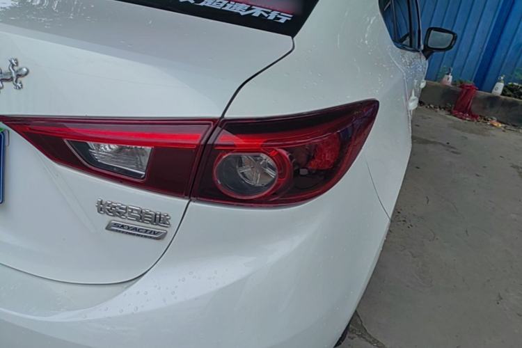 Used Mazda 3 Axela 2014 Sedan 1.5L Automatic Luxury Model Right Rear Taillight