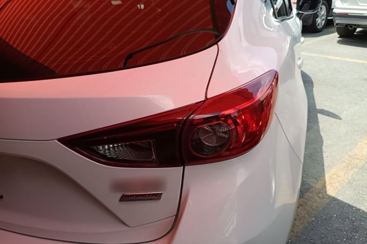 Used Mazda 3 Axela 2014 Hatchback 1.5L Automatic Luxury Model Right Rear Taillight