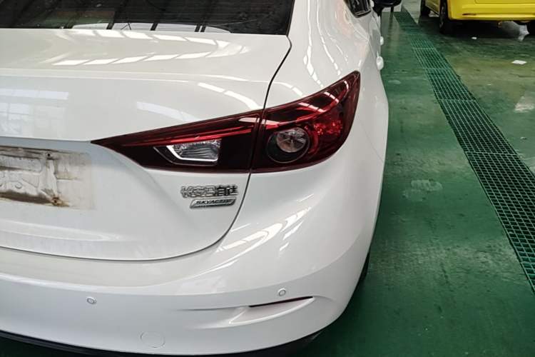 Used Mazda 3 Axela 2014 Sedan 1.5L Automatic Comfort Model Right Rear Taillight