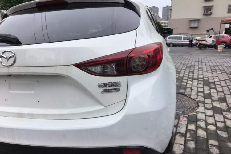 Used Mazda 3 Axela 2014 Hatchback 1.5L Automatic Luxury Model Right Rear Taillight