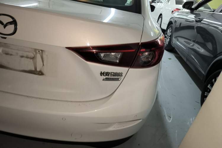 Used Mazda 3 Axela 2014 Sedan 1.5L Automatic Luxury Model Right Rear Taillight