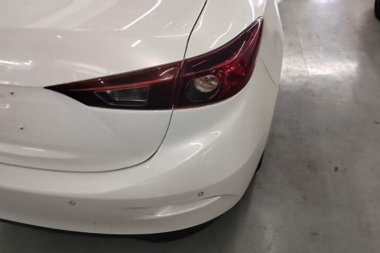 Used Mazda 3 Axela 2014 Sedan 1.5L Automatic Luxury Model Right Rear Taillight