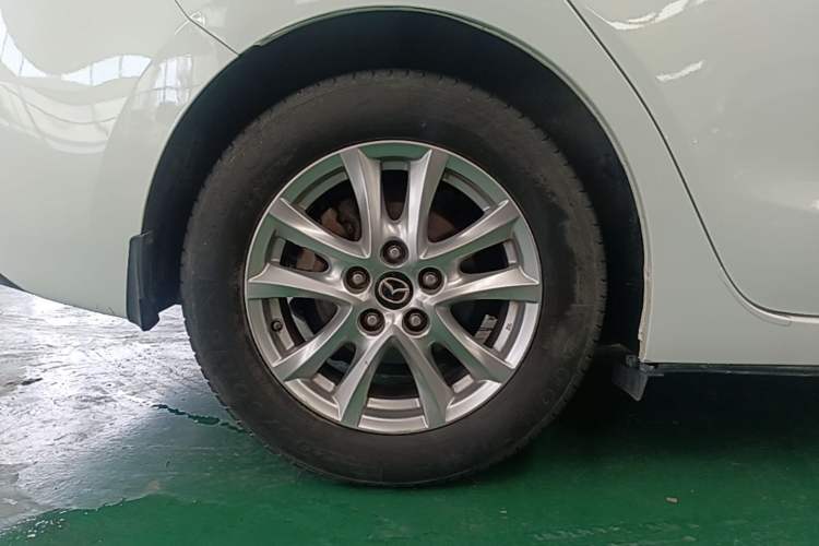 Used Mazda 3 Axela 2014 Sedan 1.5L Automatic Comfort Model Right Rear Wheel Hub
