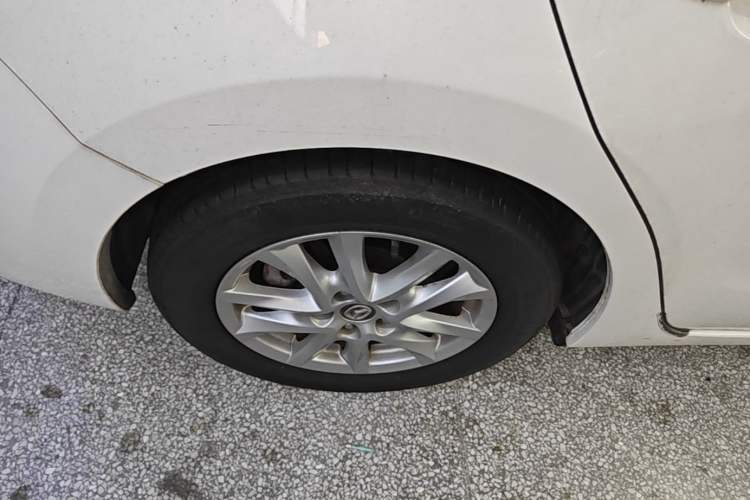 Used Mazda 3 Axela 2014 Sedan 1.5L Automatic Comfort Model Right Rear Wheel Hub