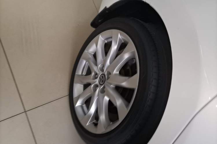 Used Mazda 3 Axela 2014 Sedan 2.0L Automatic Sport Model Right Rear Wheel Hub