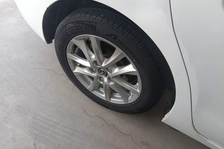 Used Mazda 3 Axela 2014 Sedan 1.5L Automatic Luxury Model Right Rear Wheel Hub
