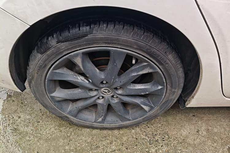 Used Mazda 3 Axela 2014 Sedan 2.0L Automatic Sport Model Right Rear Wheel Hub