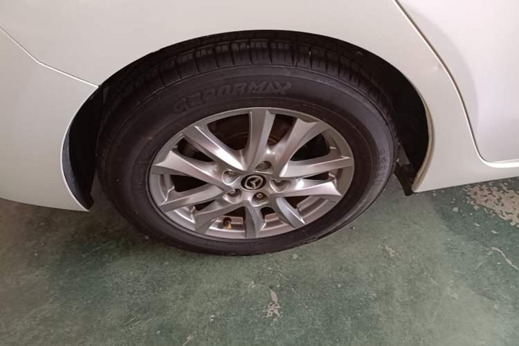 Used Mazda 3 Axela 2014 Sedan 1.5L Automatic Luxury Model Right Rear Wheel Hub