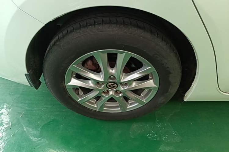 Used Mazda 3 Axela 2014 Sedan 1.5L Automatic Comfort Model Right Rear Wheel Hub