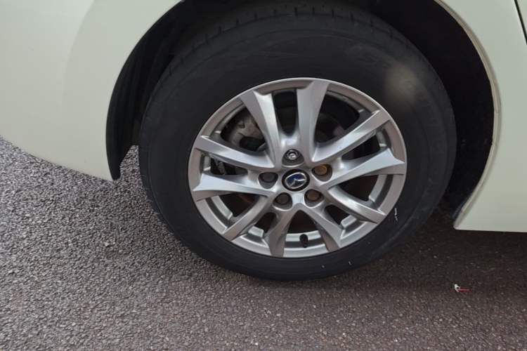 Used Mazda 3 Axela 2014 Sedan 1.5L Automatic Luxury Model Right Rear Wheel Hub
