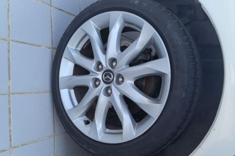 Used Mazda 3 Axela 2014 Hatchback 2.0L Automatic Sport Model Right Rear Wheel Hub