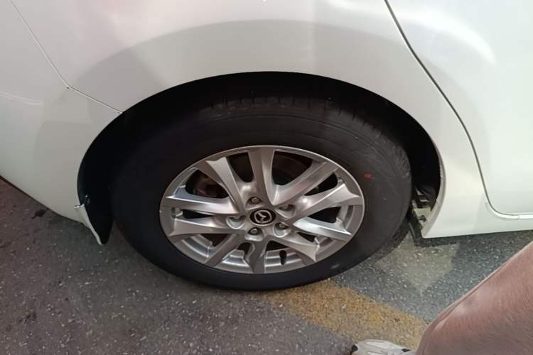 Used Mazda 3 Axela 2014 Hatchback 1.5L Automatic Luxury Model Right Rear Wheel Hub