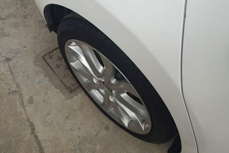 Used Mazda 3 Axela 2014 Hatchback 2.0L Automatic Flagship Model Right Rear Wheel Hub