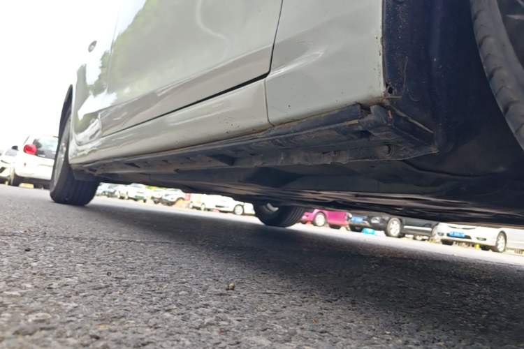 Used Mazda 3 Axela 2014 Sedan 1.5L Automatic Luxury Model Right Side Sill