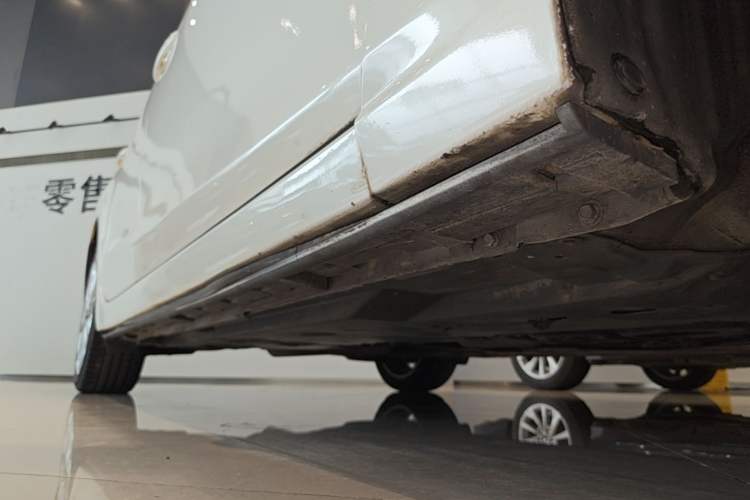 Used Mazda 3 Axela 2014 Sedan 2.0L Automatic Sport Model Right Side Sill
