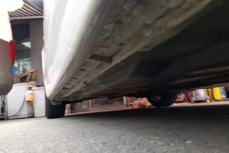 Used Mazda 3 Axela 2014 Hatchback 1.5L Automatic Luxury Model Right Side Sill
