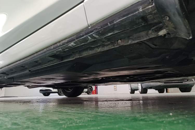 Used Mazda 3 Axela 2014 Sedan 1.5L Automatic Comfort Model Right Side Sill